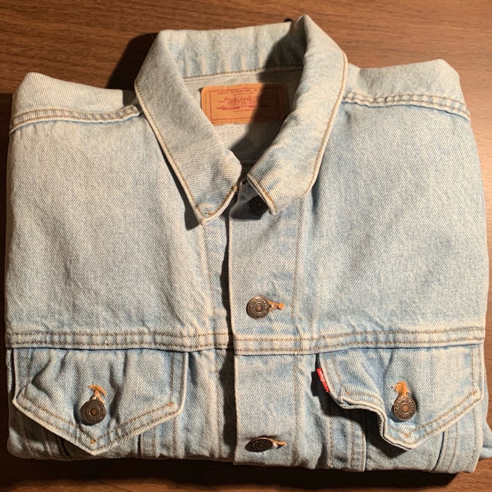 Levi’s Jean Jacket Size Large Washed Vintage 90’s